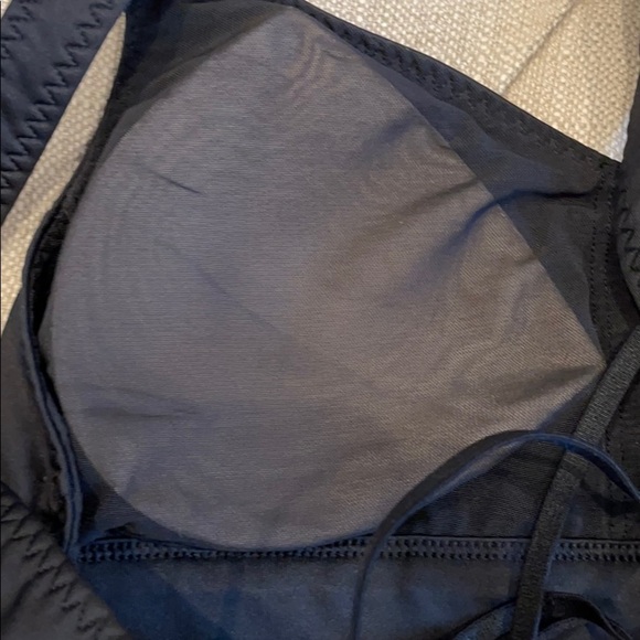 VICTORIA Sport Workout Top with Lace Back Sz L - Picture 4 of 6